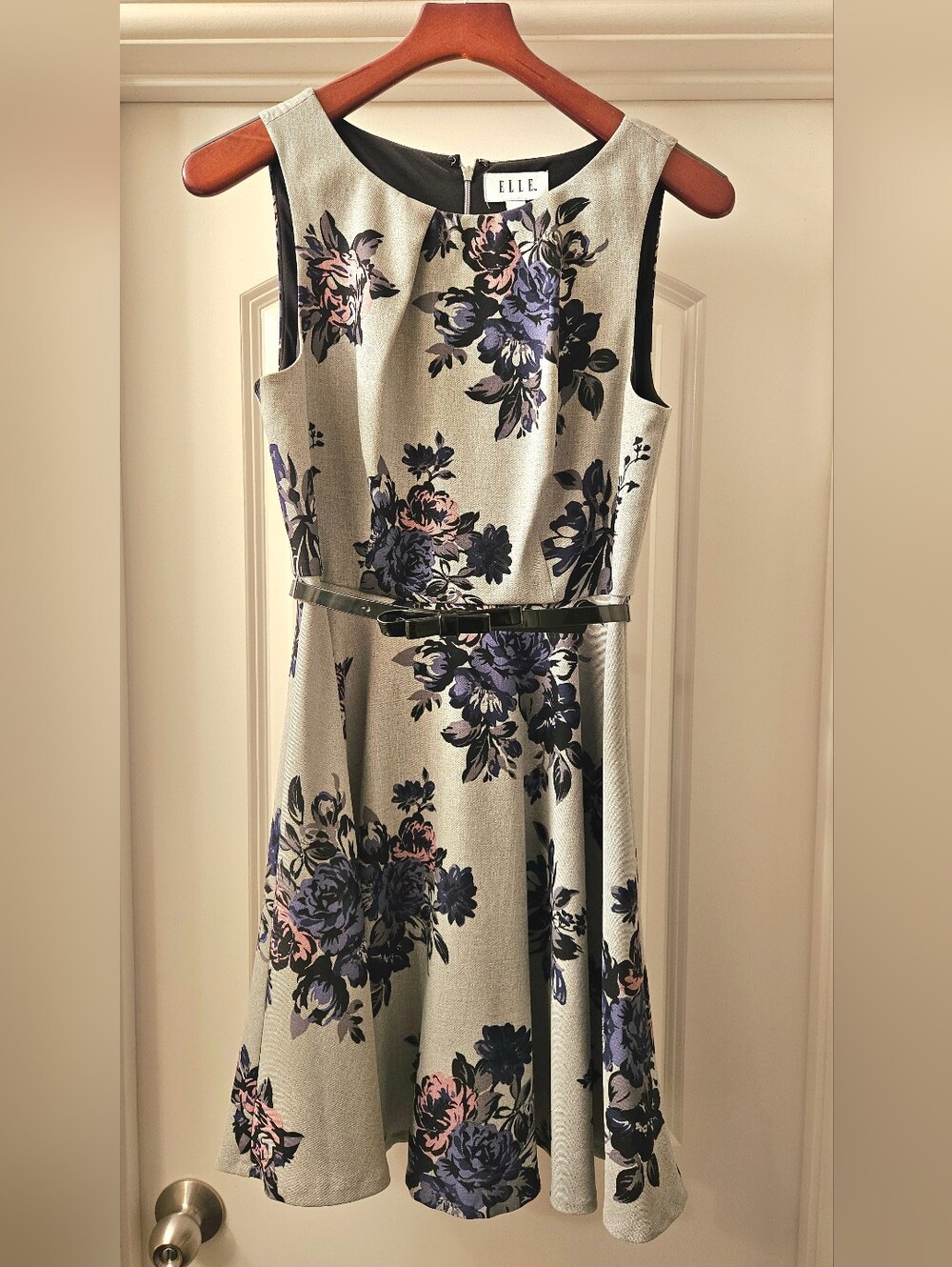 Sleveless ELLE Dress
